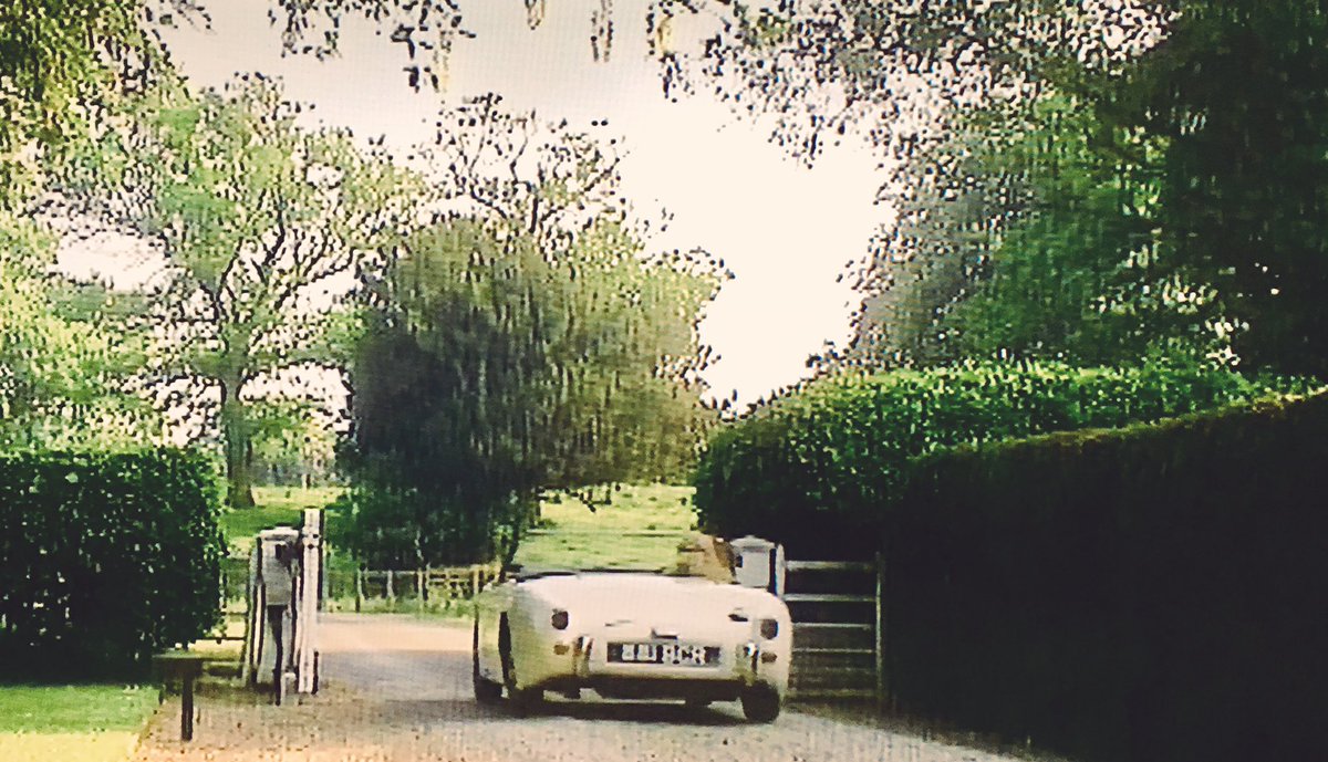 Nick and Jo with her lovely #frogeye <a href="/AustinHealeys/">Austin Healey</a> Where is this car now? <a href="/prac_classics/">Practical Classics</a> <a href="/ClassicCarWkly/">Classic Car Weekly</a> ❤️