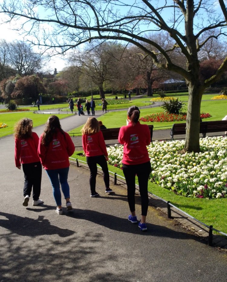 EazyCity's tweet photo. #Lunchtimemile in #Dublin. Let's take advantage of the sun! #WORKWELL17 https://t.co/vJnUzyzn5B