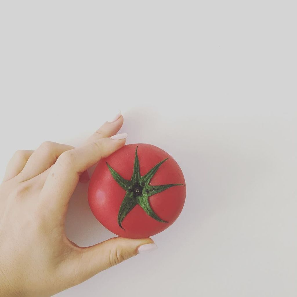 madeinmimo's tweet photo. Tomato ;) https://t.co/iUhtCFEFq5 https://t.co/MMas67OTYW