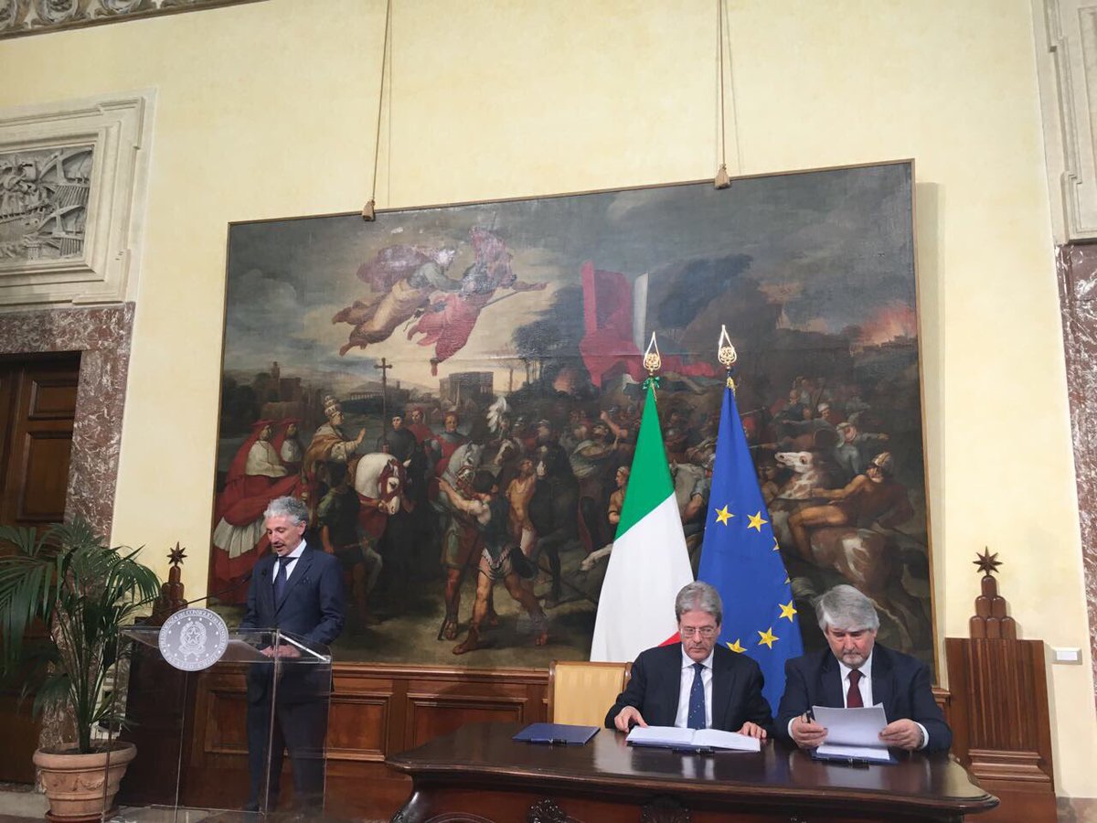 Confcooperativ1's tweet image. #Povertà Alleanza incontra @PaoloGentiloni a @Palazzo_Chigi e sigla memorandum bit.ly/2oGt0AU via @ItaCooperativa @Marco_Ventu