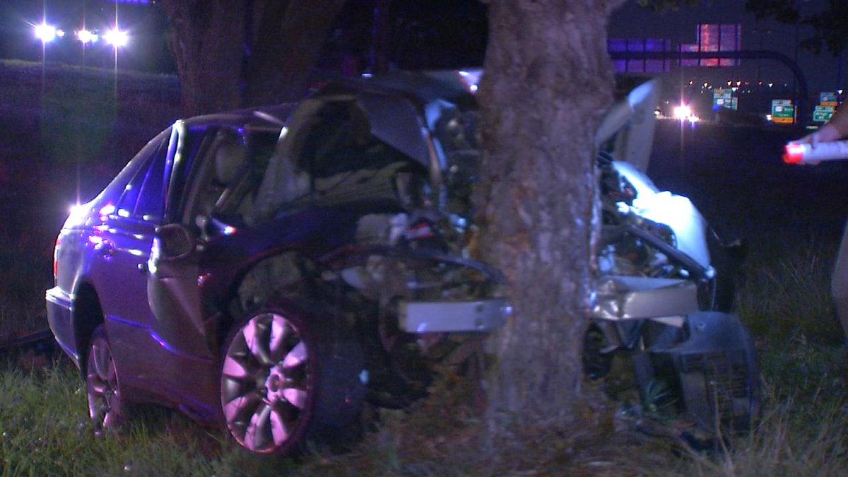 NewsOn6's tweet photo. Man Dies After Car Hits Tree Next To Tulsa Highway https://t.co/SRgbIJTaz1 https://t.co/7fIrZYLzoJ