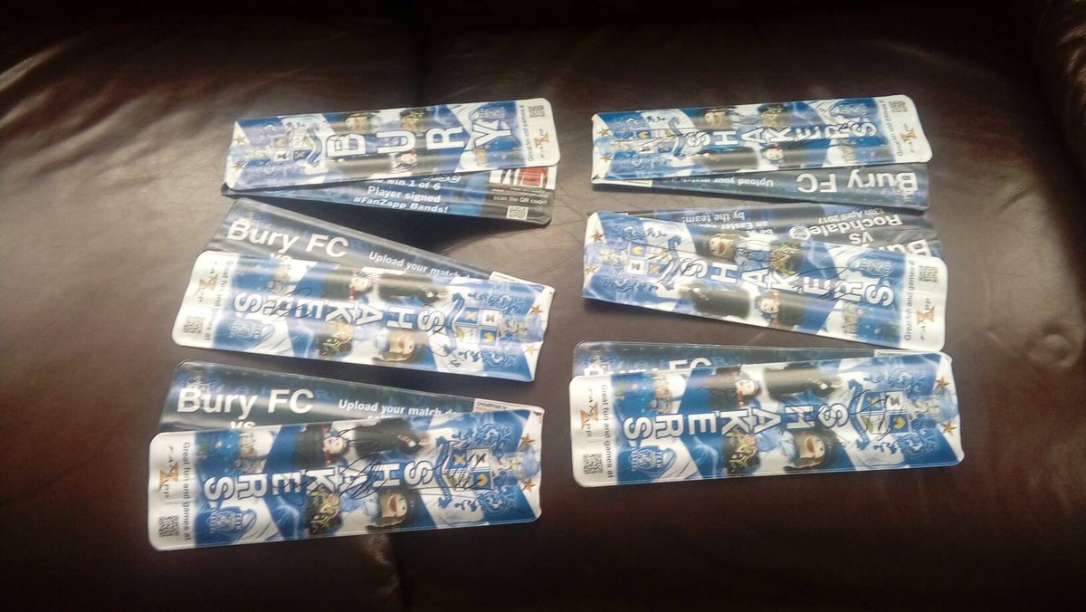 FanZappApp's tweet image. 6 player signed #FanZapp bands, just #shakersmakemorenoise now 2 win @BuryTimes @buryfcofficial