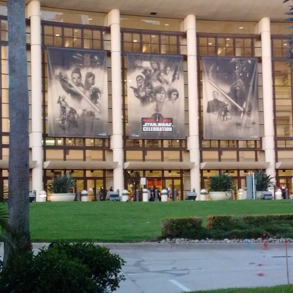 MDo_CommDyn's tweet image. Day 1 was wild! Here comes Day 2... #SWCO