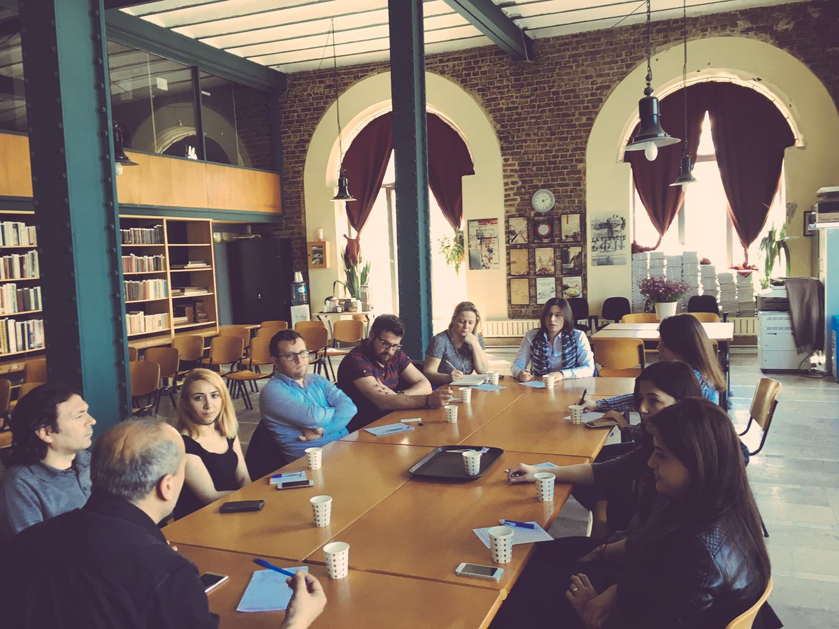 baharbicenaras's tweet photo. #KH17 53. #KütüphaneHaftası Değerlendirme toplantısında @MEFuniversitesi ni temsil ediyoruz @MEFKutuphane @Muhammed__Sahin @tkdistanbulsube https://t.co/S8OJZJdoCp