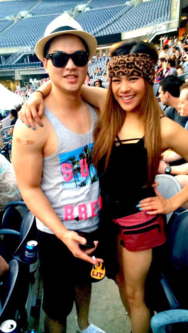 rochellerikas's tweet photo. In honor of Festival Season coming up and #Coachella2017 #FlashbackFriday #samf2014 https://t.co/AKOKfHLHWS