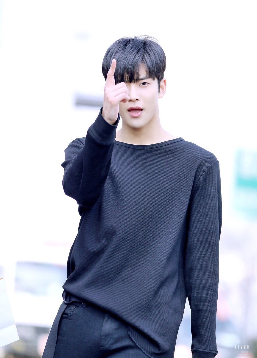 row2on's tweet image. Telat 4 hari tapi kagak papa lah ye.
Met 1 bulanan eunha sama taehyung hyung! Moga langgeng, kagak sering berantem, kagak bosen-bosen berdua