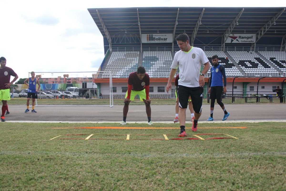 AC2FutVE's tweet photo. Enrique Álvarez “El equipo afronta la J10 con una indudable plenitud física”
https://t.co/21I2FcYGjS

Prensa @TuAngosturaFC #AC2FutVE 🇻🇪 https://t.co/ckkG0uuh3J