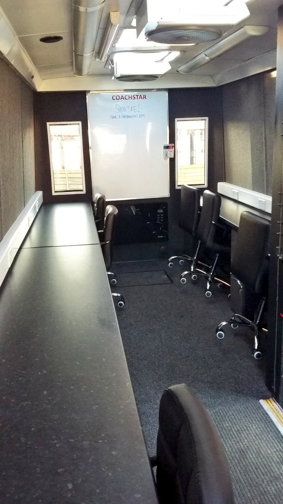 tinaxduckyx's tweet photo. #Filmproduction bus available for hire #Coachstar #makeupsplit https://t.co/dT1xapGR8G