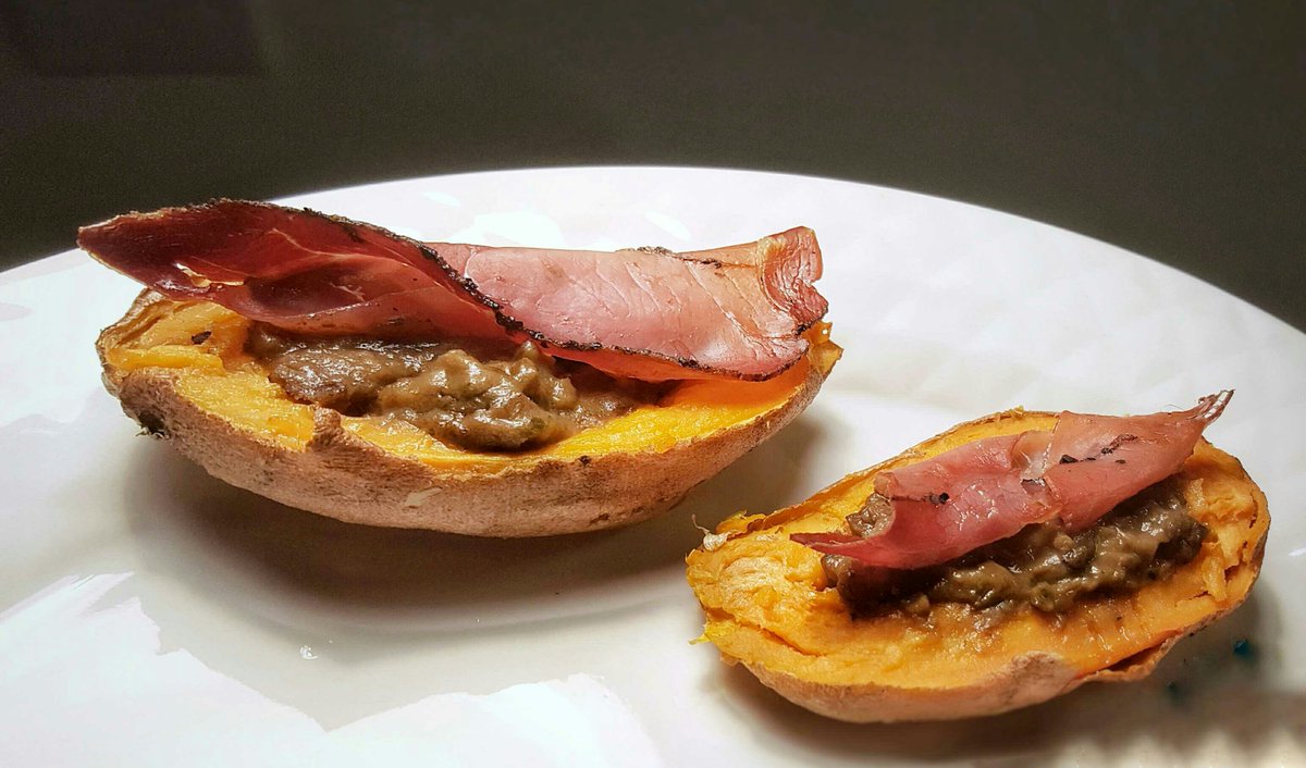 ChefBodyLab's tweet image. #Grilled #Sweet #potatoes with #porcini #cream and #crispy #spek
Visit: crwd.fr/2phcYLz
Link in bio ☝⬆