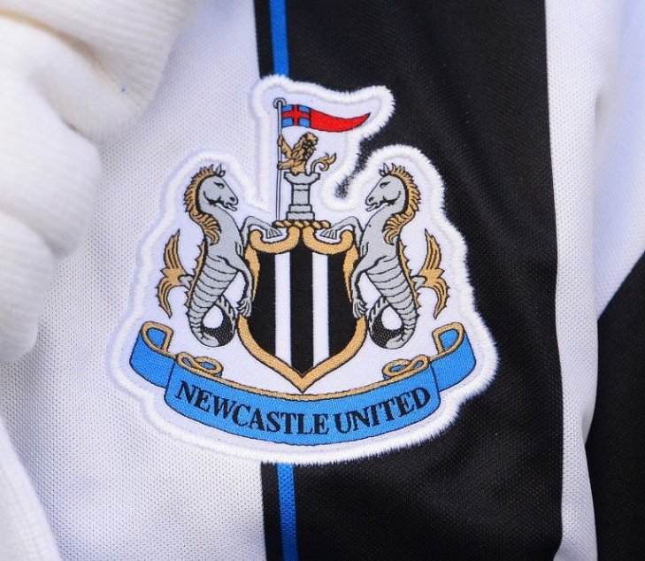 bet365's tweet photo. Which club has the better supporters?

RT - Newcastle United FC
💛 - Leeds United FC https://t.co/BVKI8gawdK