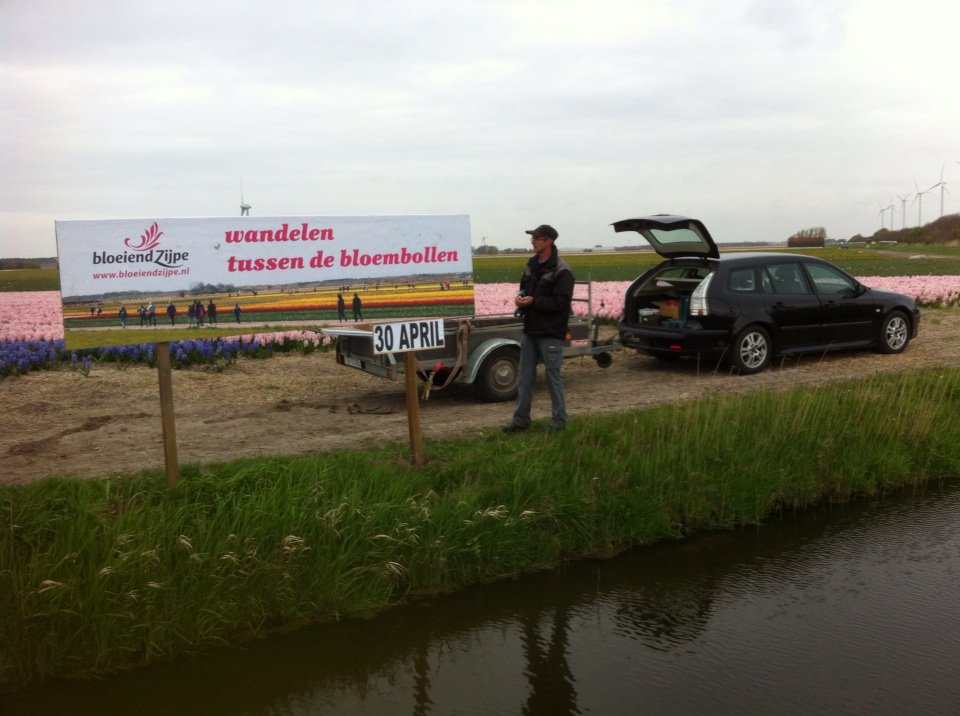 JanBouwes's tweet photo. Borden Bloeiend Zijpe geplaatst.Wandelen door de bloeiende bollenvelden: Zondag 30 april https://t.co/7T3EyzT2hp https://t.co/mQqHV9kg1b