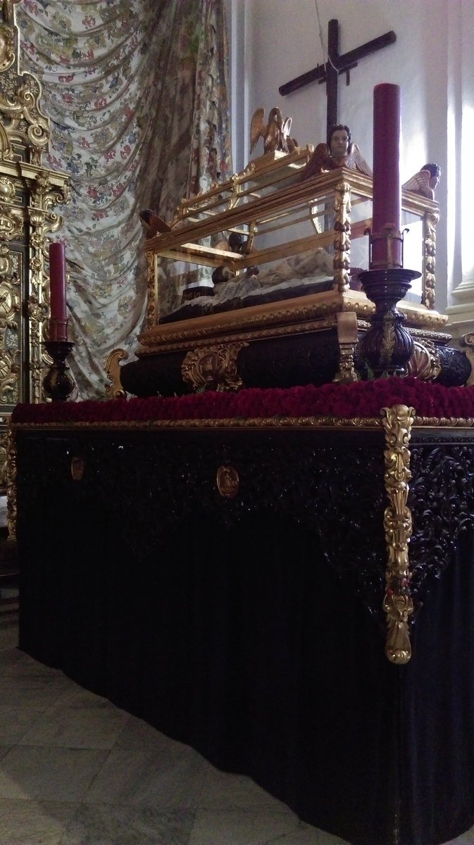 SEntierro's tweet photo. Viernes Santo https://t.co/aQNeeiVF3a