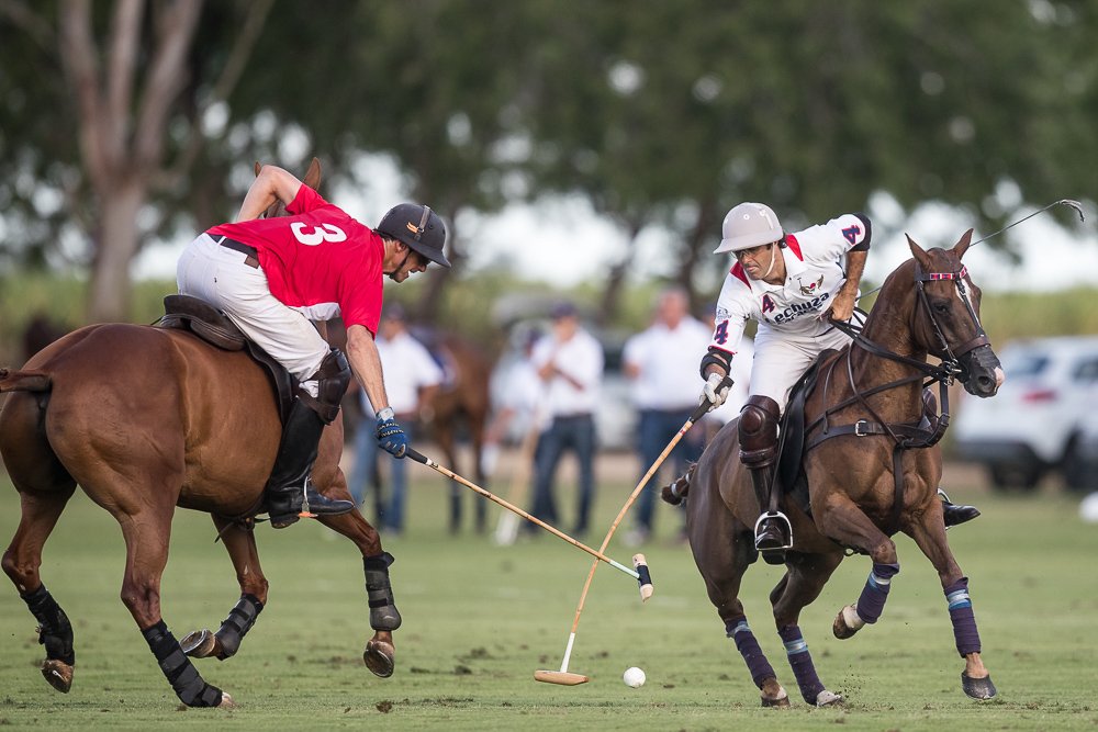 Pololine's tweet photo. #picoftheday : #betedonovan & #juanmanero by @MatCallejo #CaribbeanOpen @polo_challenge #pololineinDR https://t.co/WRr4ULG5rt