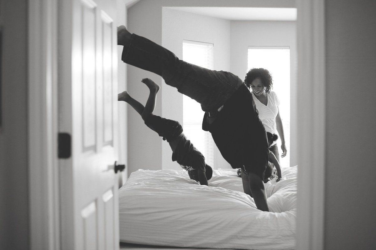 YOUR QUESTIONS ANSWERED ON THE BLOG // How To Choose a Photographer For Your Family: parenters.com/blog/how-to-ch…