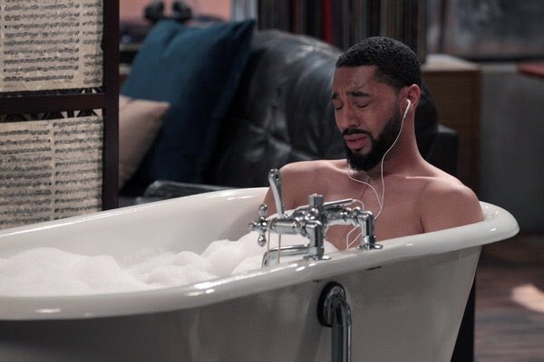 8pm tonight <a href="/creekandcave/">Creek and Cave</a> <a href="/toneBell/">Tone Bell 🥃</a> <a href="/NicksTurners/">Nick Turner</a> @atjeffreyjoseph <a href="/jess_salomon/">Jess Salomon</a> <a href="/elrojoperez/">Rojo Pérez</a> @tanaeljoachim  + bathtub being installed now!