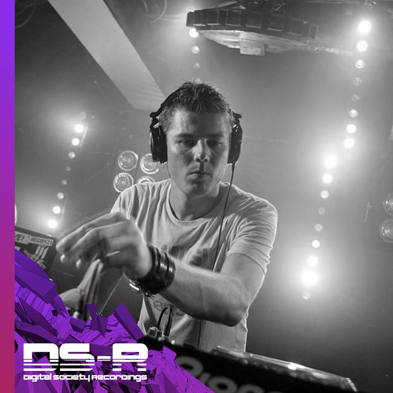 DS_Recs's tweet image. #Indigo by @ChrisSxofficial @csystems #ASOT806 🔥

Spotify / Beatport:
DS-R.lnk.to/DSR209