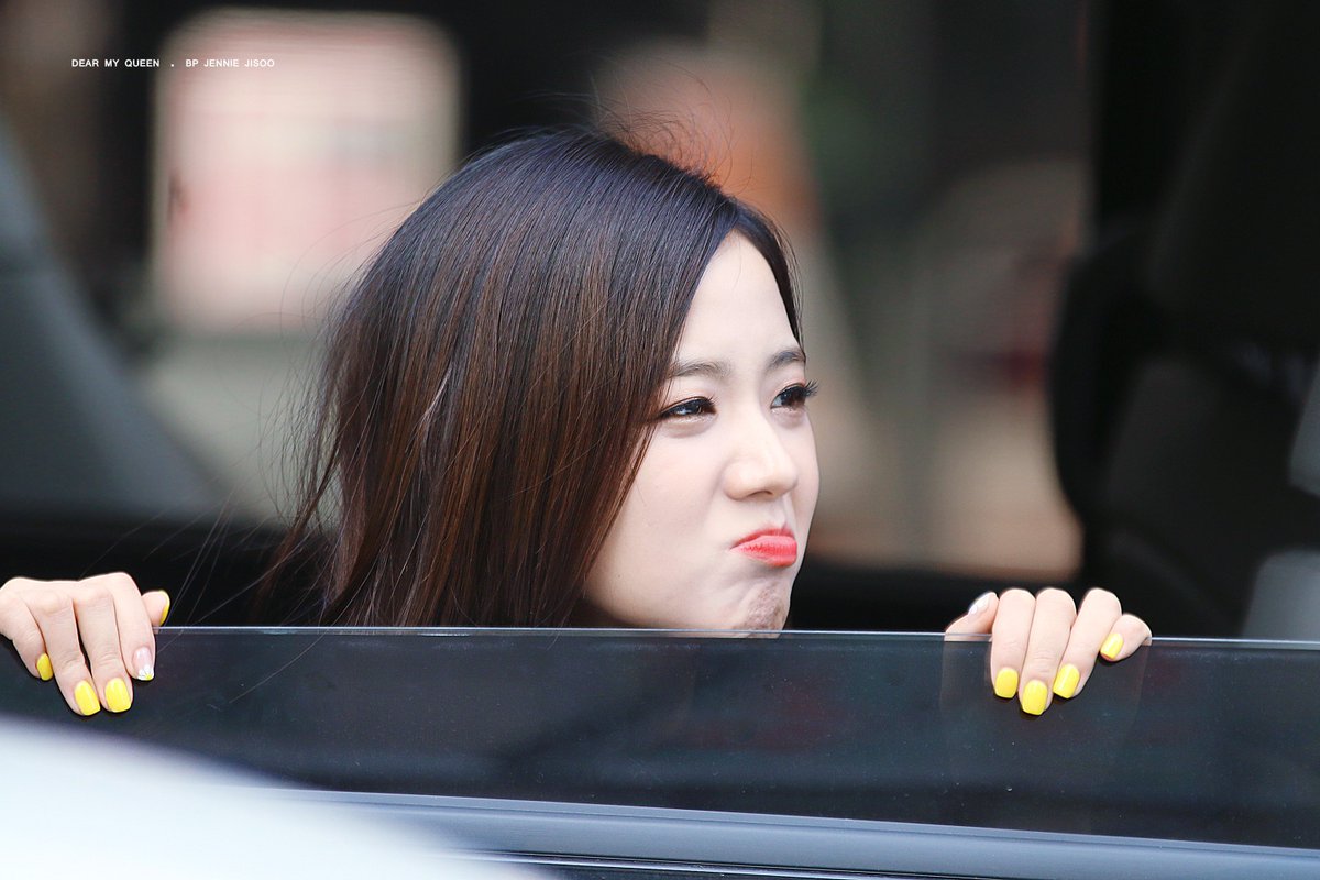 170409 인기가요 퇴근 블랙핑크 지수 
츄무룩😔💧

#blackpink #jisoo