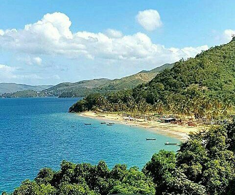 Y hoy viernes santo les deseamos un feliz día desde Playa Arapito - Sucre🌴🚣 Ubicada a la salida del edo Anzoategui🐟🍺