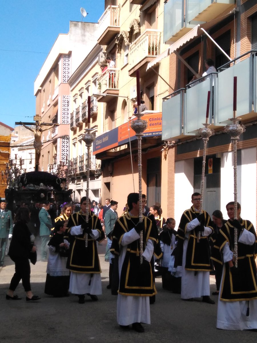 santacenero's tweet photo. El Cristo de la Expiración de @Hdad_Expiracion a punto de girar hacia C/Sagunto Detrás los sones de @CtRsarioLinares https://t.co/RmdohQHTmz