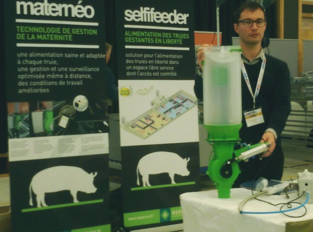 asservaconnect's tweet photo. Salon au Québec ! Journée avec la société @duBreton sur la future mise aux normes des truies gestantes ! #Quebec #Agriculture #porc https://t.co/wmchQtYakS