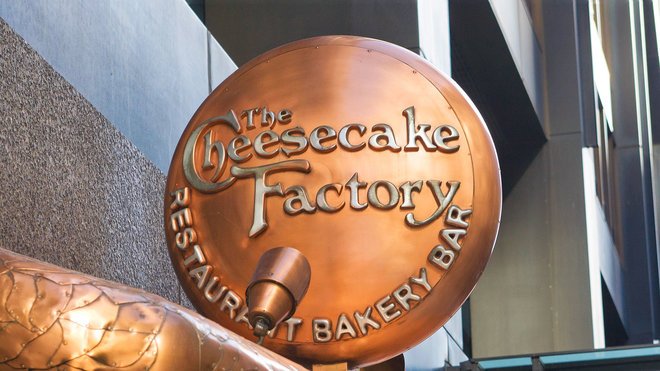 foodandwine's tweet photo. The Cheesecake Factory is finally coming to Canada. (Sorry, Canada) https://t.co/3Cwx3WVZbg https://t.co/VLpUIbt7YI