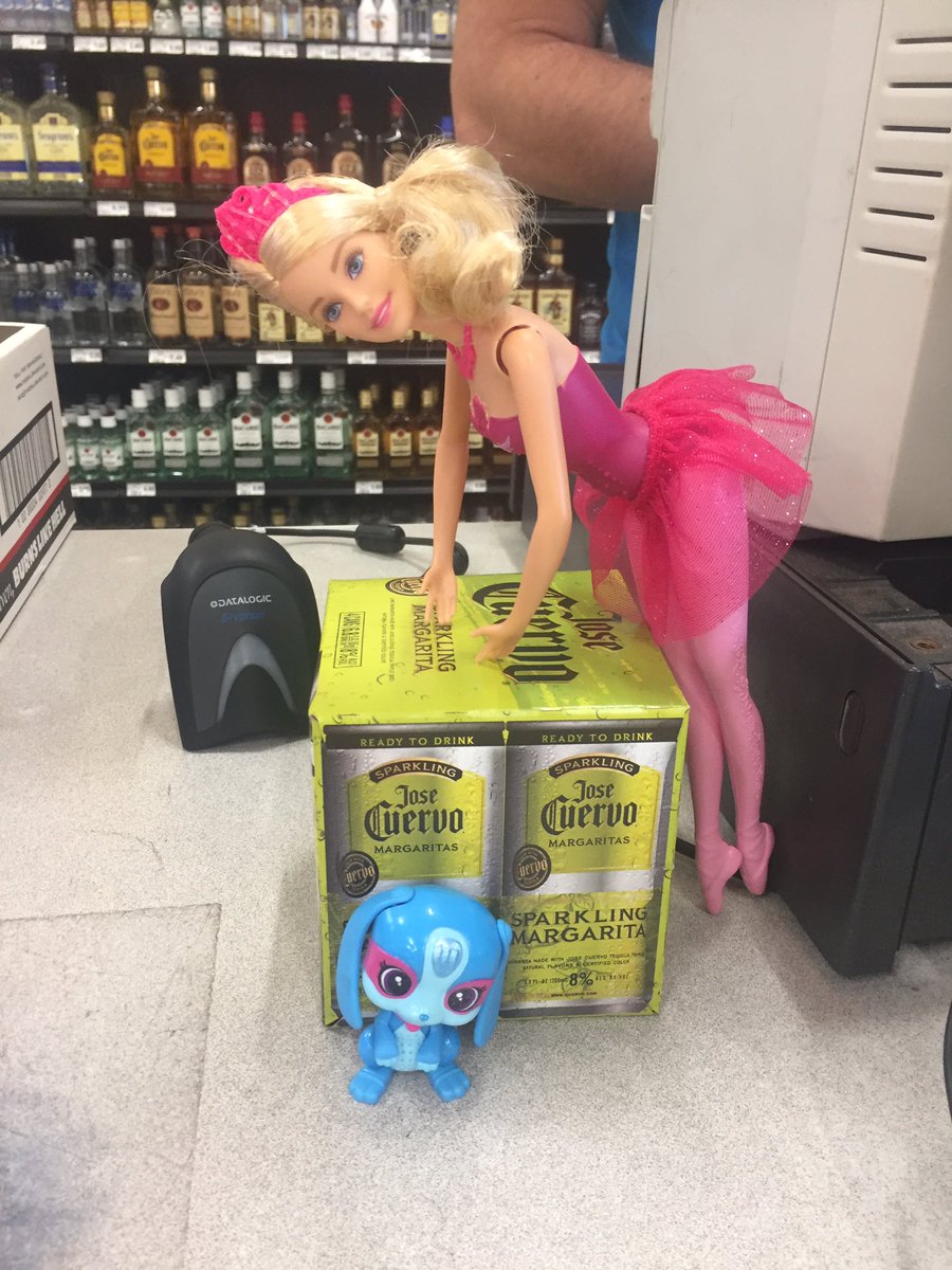 stillonvacation's tweet photo. Princess Daydreamer and Little Bunny Boo Boo making a pit stop at the Winn Dixie Liquor Store, before heading to the beach. https://t.co/ma02PaU5YQ