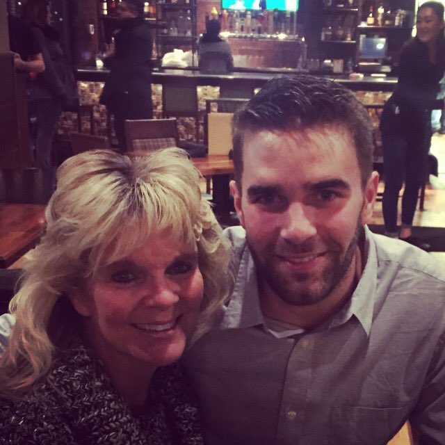 MomAnthrop's tweet photo. @DruAnthrop14 @gillian_gipe Happy Birthday to my Easter baby! #LoveYou #StillScaredOfThatBunny https://t.co/PPqOHhQKbS