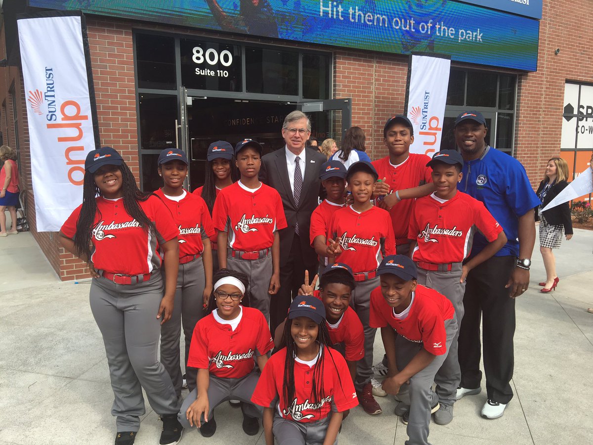 LEADAtlanta's tweet photo. .@SunTrustPark ribbon cutting @apsupdate @apsLongms #JrAmbassadors @680_The_Fan @Braves https://t.co/onngX1SlPz
