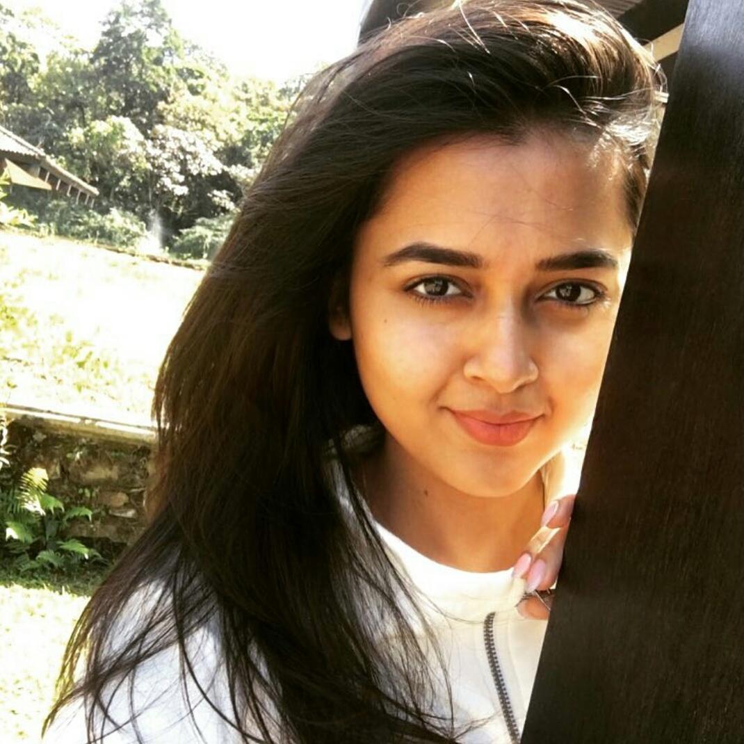 TemishFc's tweet photo. Are you excited ??
#TejasswiPrakash https://t.co/R2CXYP2G2g
