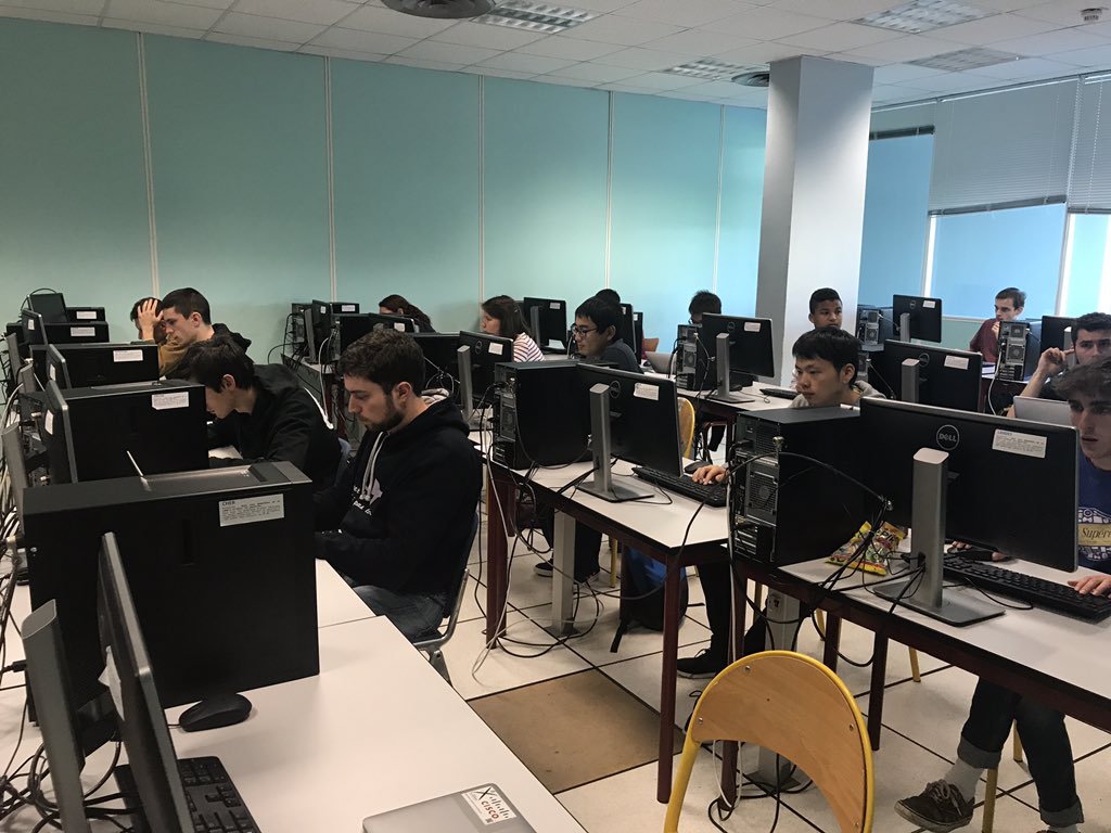 thclausen's tweet photo. Laser-sharp focus from #X2015 student in their first lab session in #CYBERSECURITY #MODAL @Polytechnique - go #hack them! https://t.co/psAgpccl7O