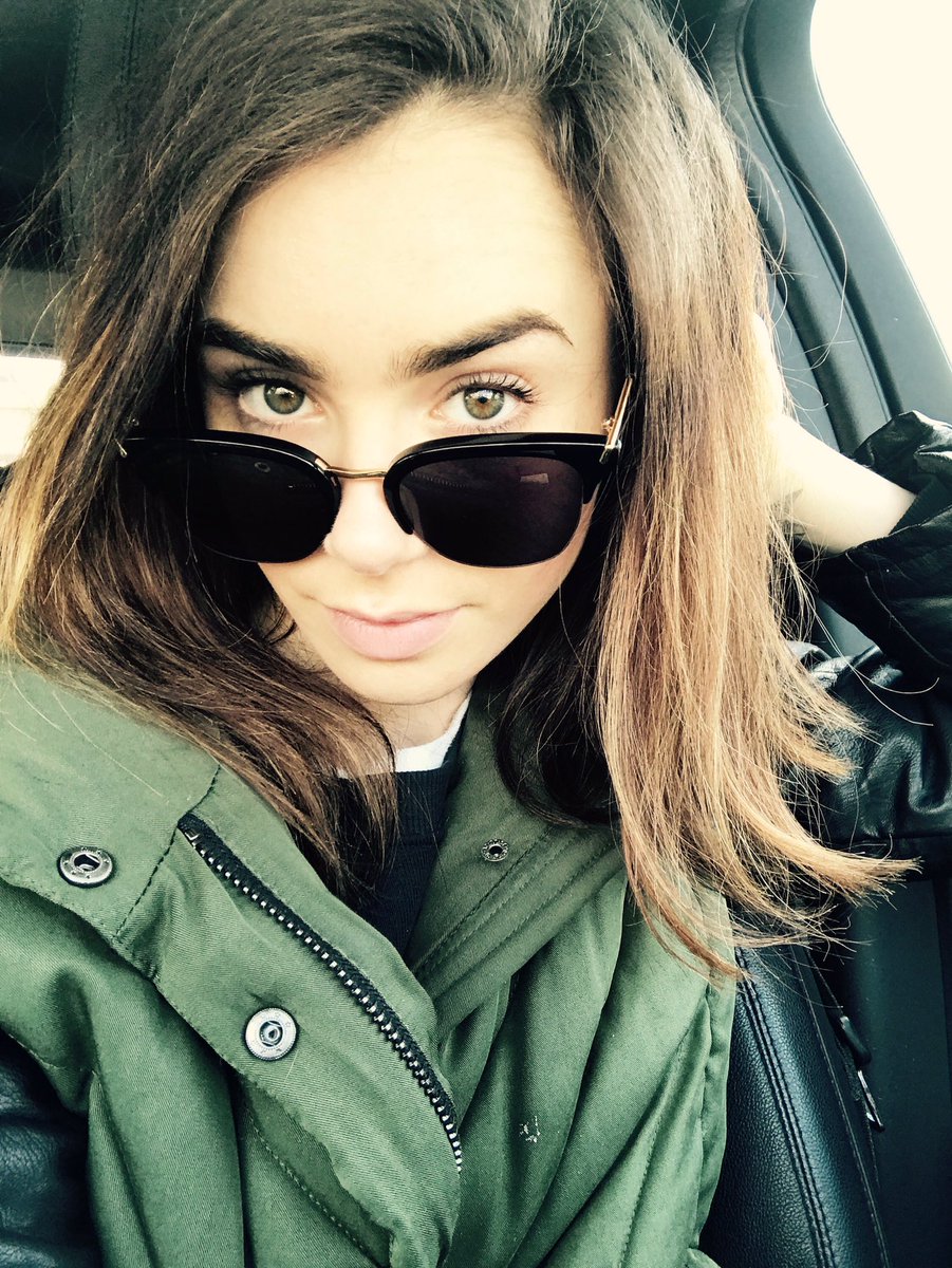 lilycollins's tweet photo. Here's lookin' at you, Friday...

https://t.co/6DavYPxMKp https://t.co/o8VDshit3V