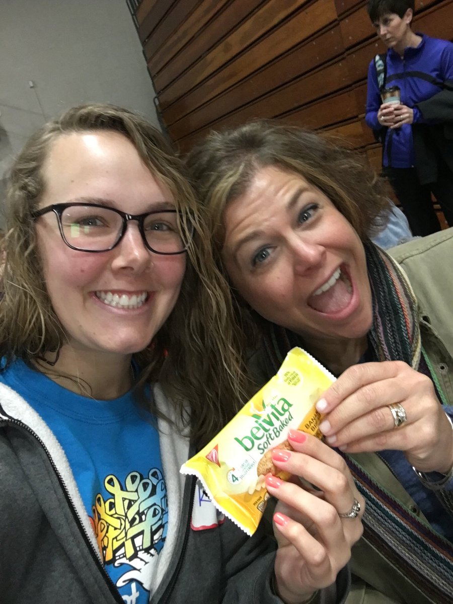 ahareid's tweet photo. New friend! New breakfast idea! #ALASliveK5 https://t.co/RYgdf21fNq