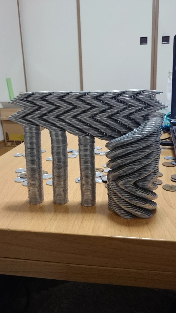 これは凄いw二時間でできた一円玉のオブジェwww