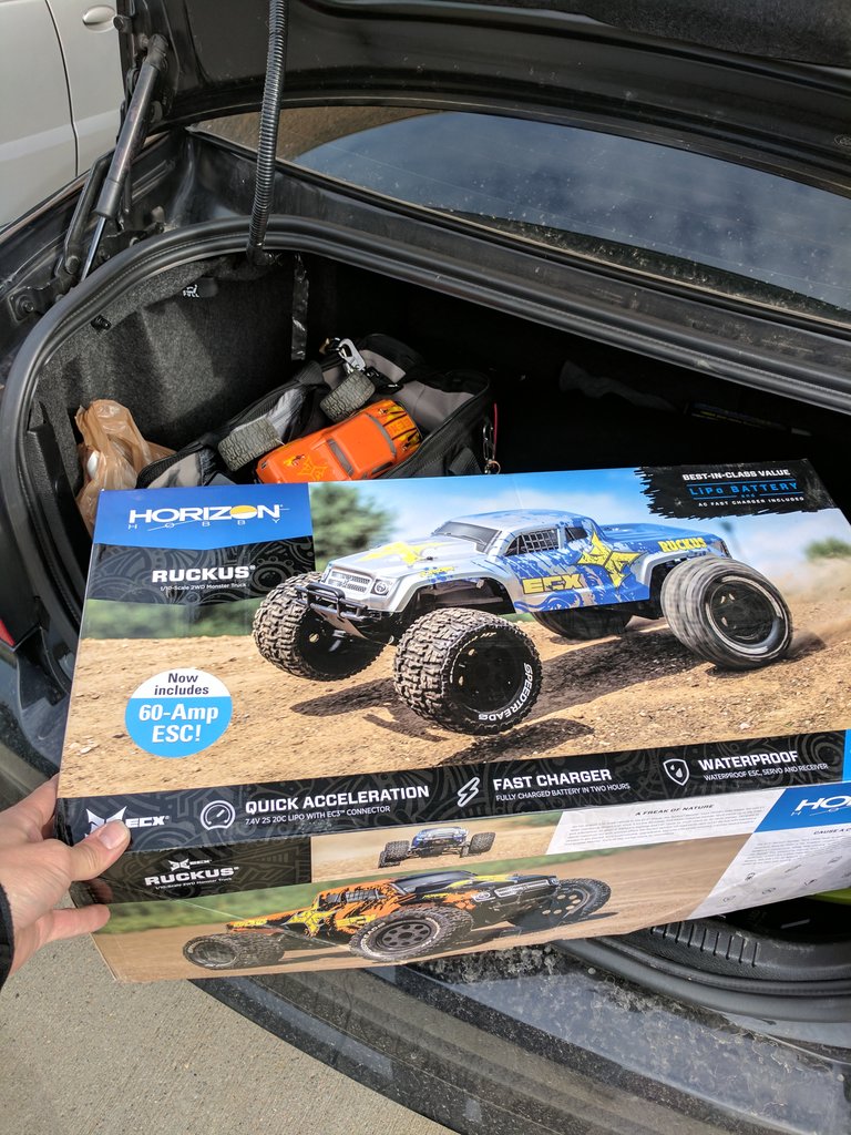 realJustinBruce's tweet photo. Got my new toy! @Horizon_Hobby https://t.co/tCJn6w4WVu