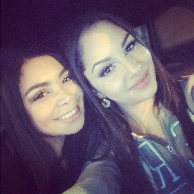🌸Daisy Gomez🌸 - Smile...It's priceless 😊 https://t.co/c2NaP3ZfPp