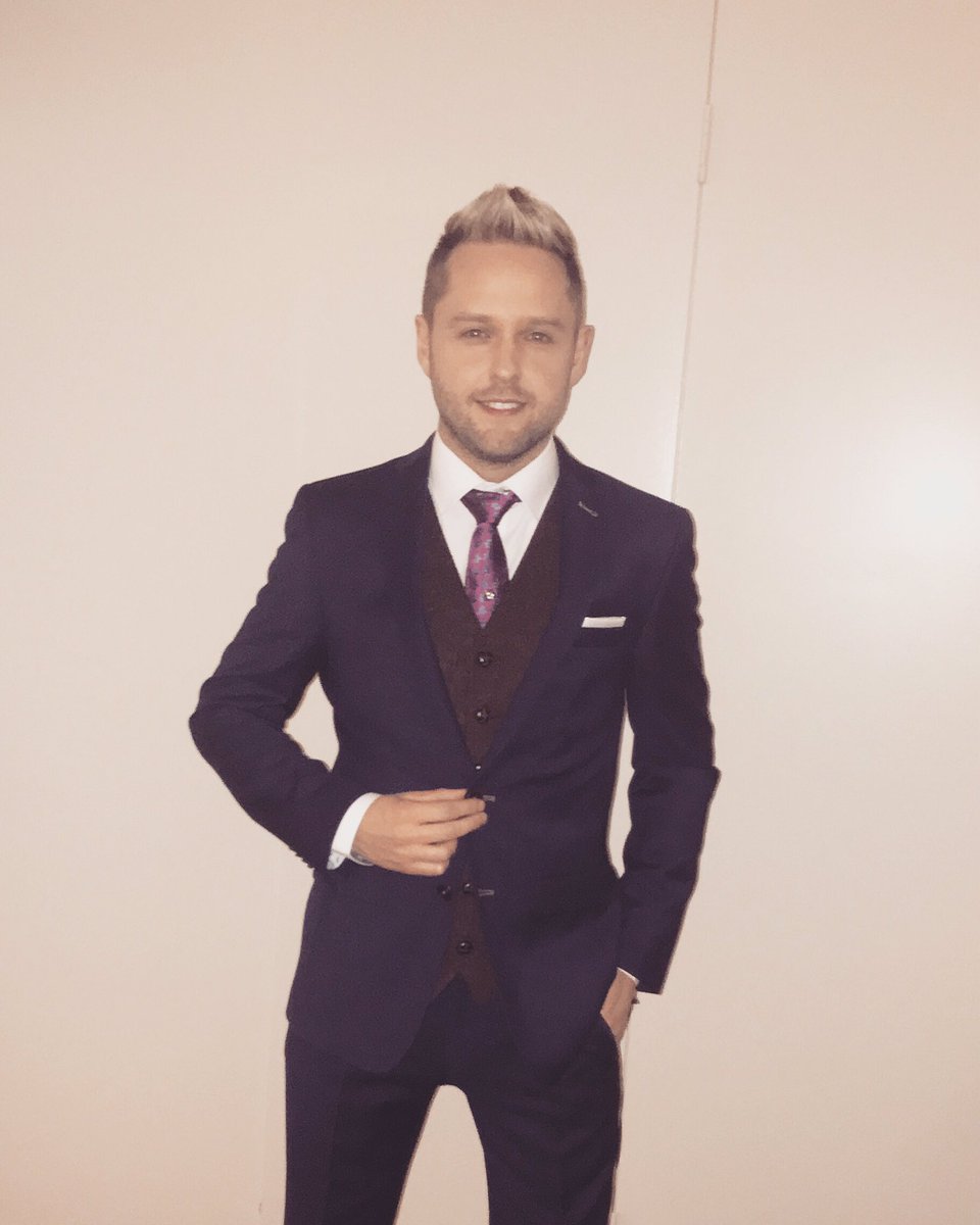 derekryanmusic's tweet photo. Many thanks to Chris Suitor @SuitorMenswear for kitting me out from head to toe for the Late Late show! #topman https://t.co/U3rUGUGLuC