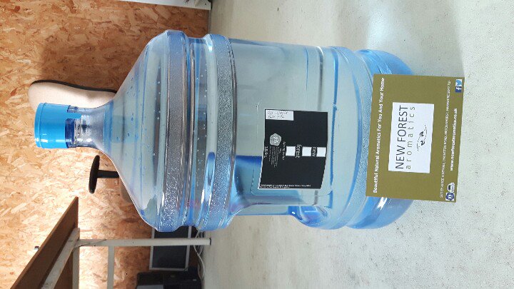 NewForestSpring's tweet image. Popped in to @NewForestAromas today to say hello. @NewForestMarque great to see the products that contain New Forest Spring Water