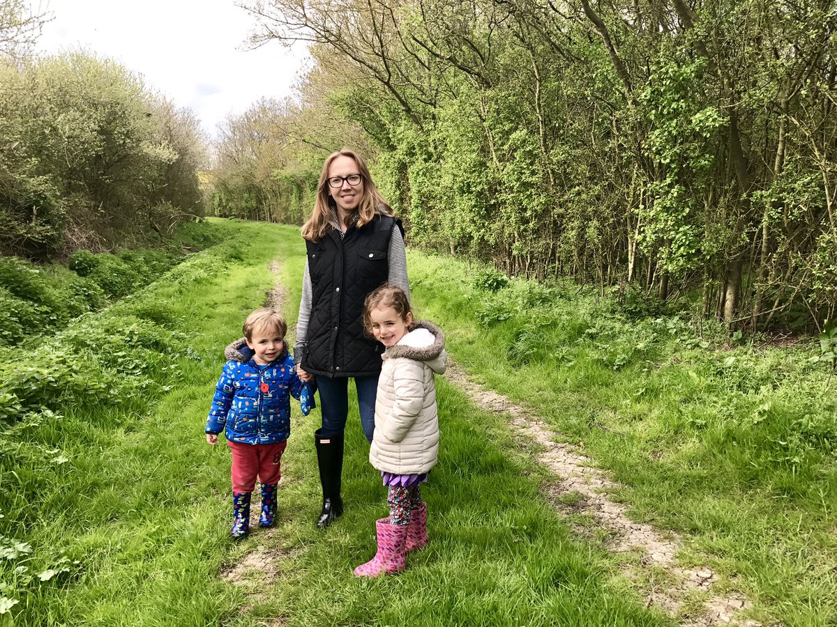 AmBolderson's tweet photo. Easter with my crew 🐣💕💙🐰 https://t.co/UFEqnwHOt2