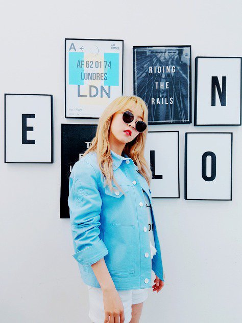 Moonbyul Suits Wearing The Blue Color Mamamoo Mamamoo Moonbyul Moonbyul Mamamoo