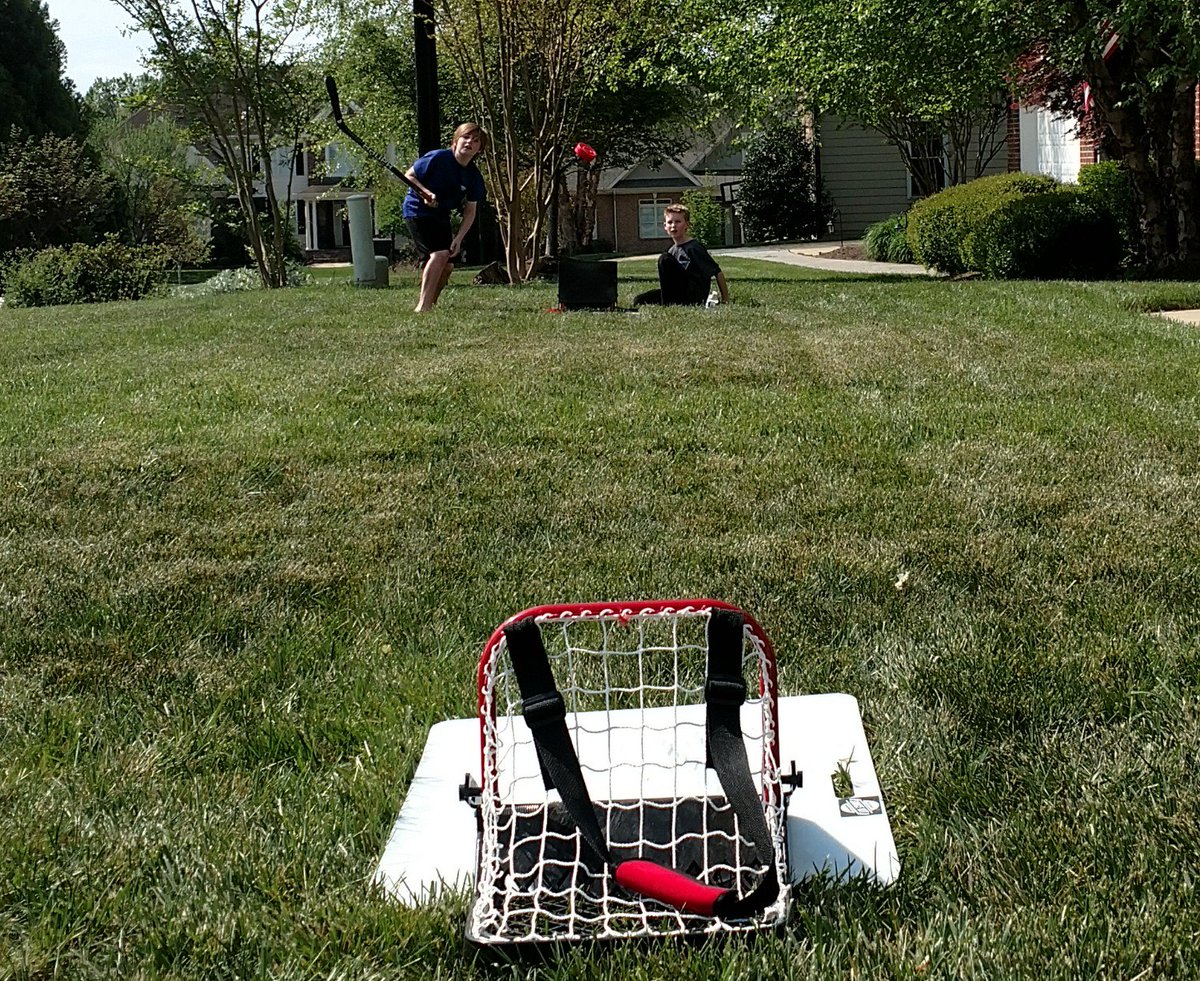 How to turn Good Friday into Great Friday...
Add sunshine, a buddy, and a <a href="/HockeySaucekit/">HockeySauceKit</a> 
#sauce #silkymitts  #hockey #hockeylife
