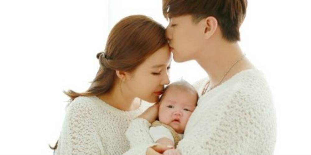 Allkpop U Kiss Eli And Wife Ji Yeon Soo To Hold Wedding Ceremony In June After 3 Years Of Marriage T Co Ajms0nkhij Allkpop U Kiss Eli And Wife Ji Yeon Soo To Hold Wedding Ceremony In June After 3 Years Of Marriage T Co Ajms0nkhij