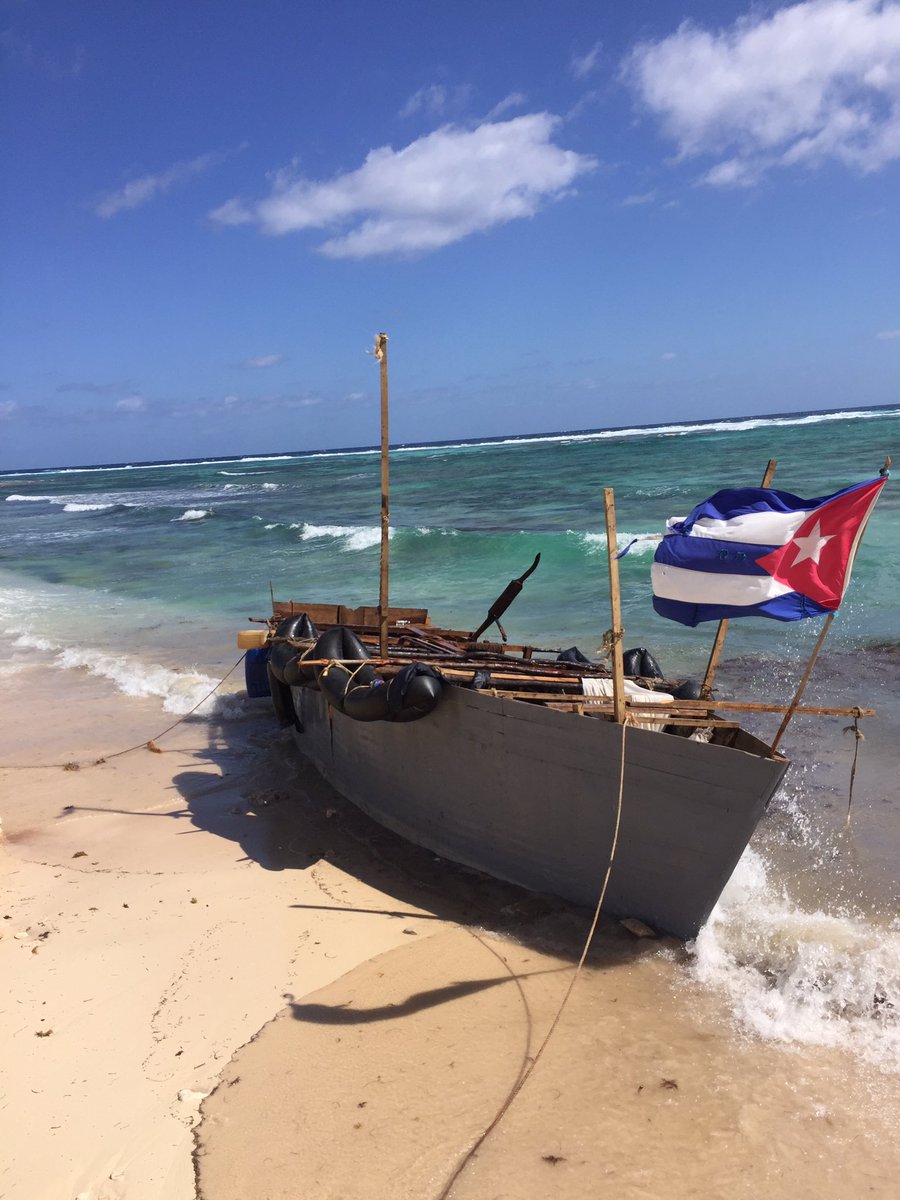 roysoltoff's tweet photo. Cuban boat landed on Cayman Islands 4/13/2017 https://t.co/agOHb9OKQ6