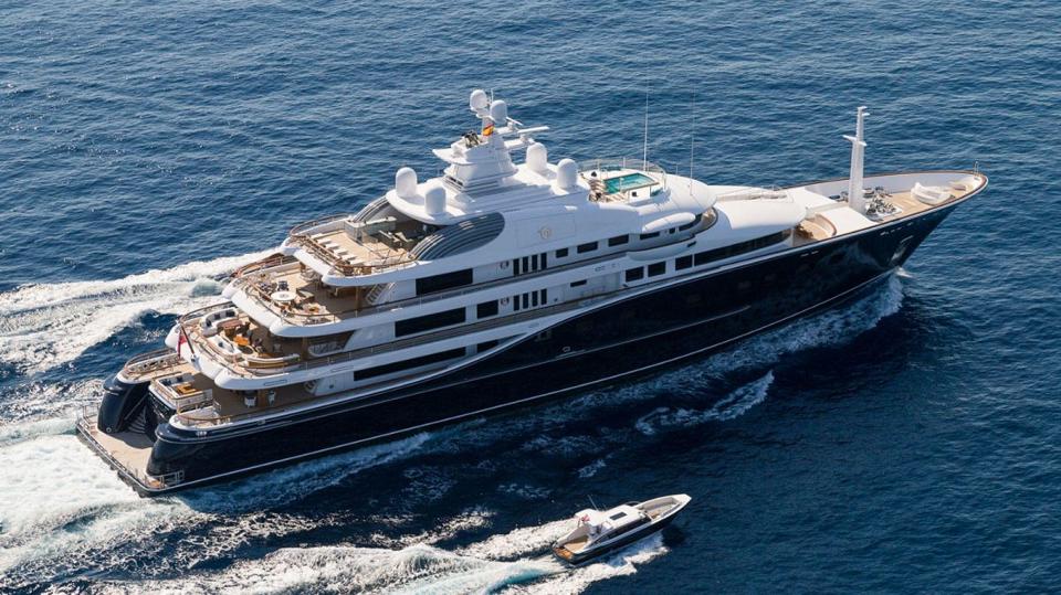 ForbesLife's tweet photo. World Superyacht Awards: The best new motor and sailing yachts for 2017. https://t.co/iYZJpAGuSH https://t.co/kmfgybSKQy