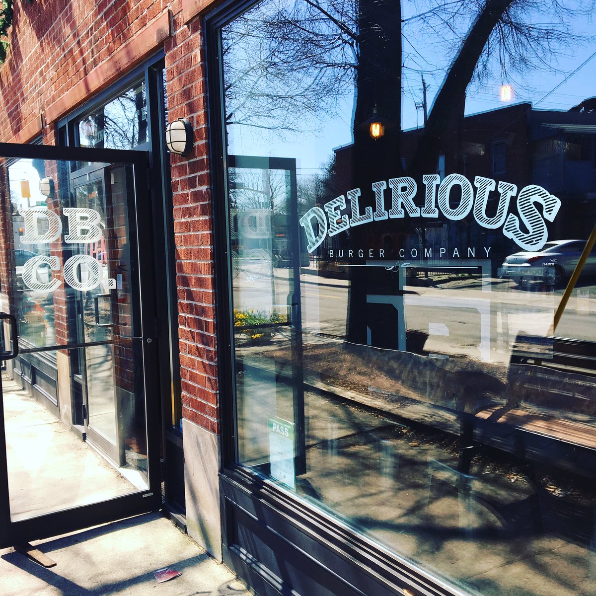 We're open today from 12 to 9:00 🍔🍟#HamOnt