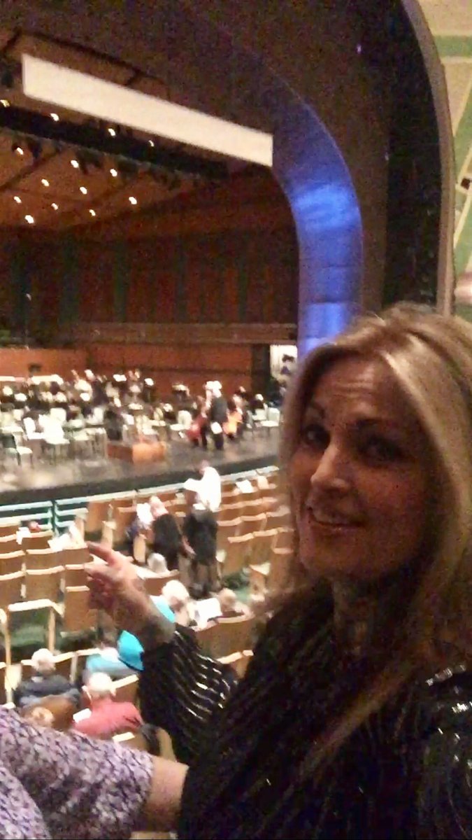 msjaninelinde's tweet photo. Good morning! Wonderful night with my mama. ❤️#eugenesymphony https://t.co/AfafNhXnbM