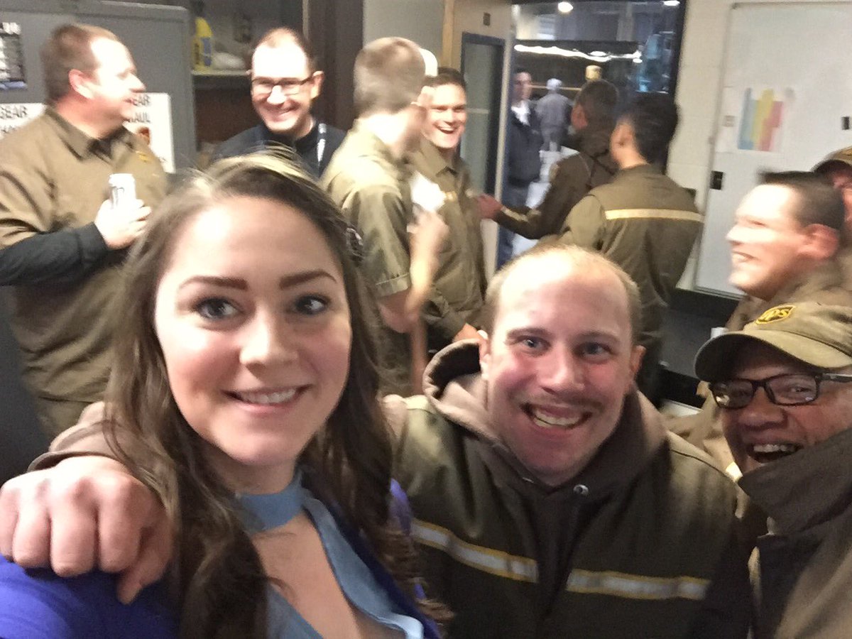 Promoting commercial growth w/ the great drivers of Bellevue!#GrowthFriday <a href="/CHamiltonUPS/">Craig Hamilton</a> @paulevansups <a href="/NesSeman/">Nesseman</a>