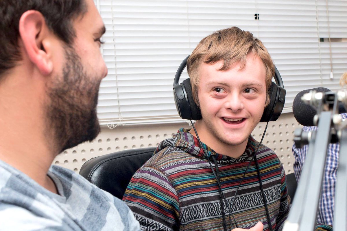 #MundoOvaladoRadio

Jugamos, nos divertimos y aprendimos. Gracias <a href="/pumpasxv/">PUMPASXV RugbyArg</a> por otra excelente entrevista. ¡Hasta la próxima!