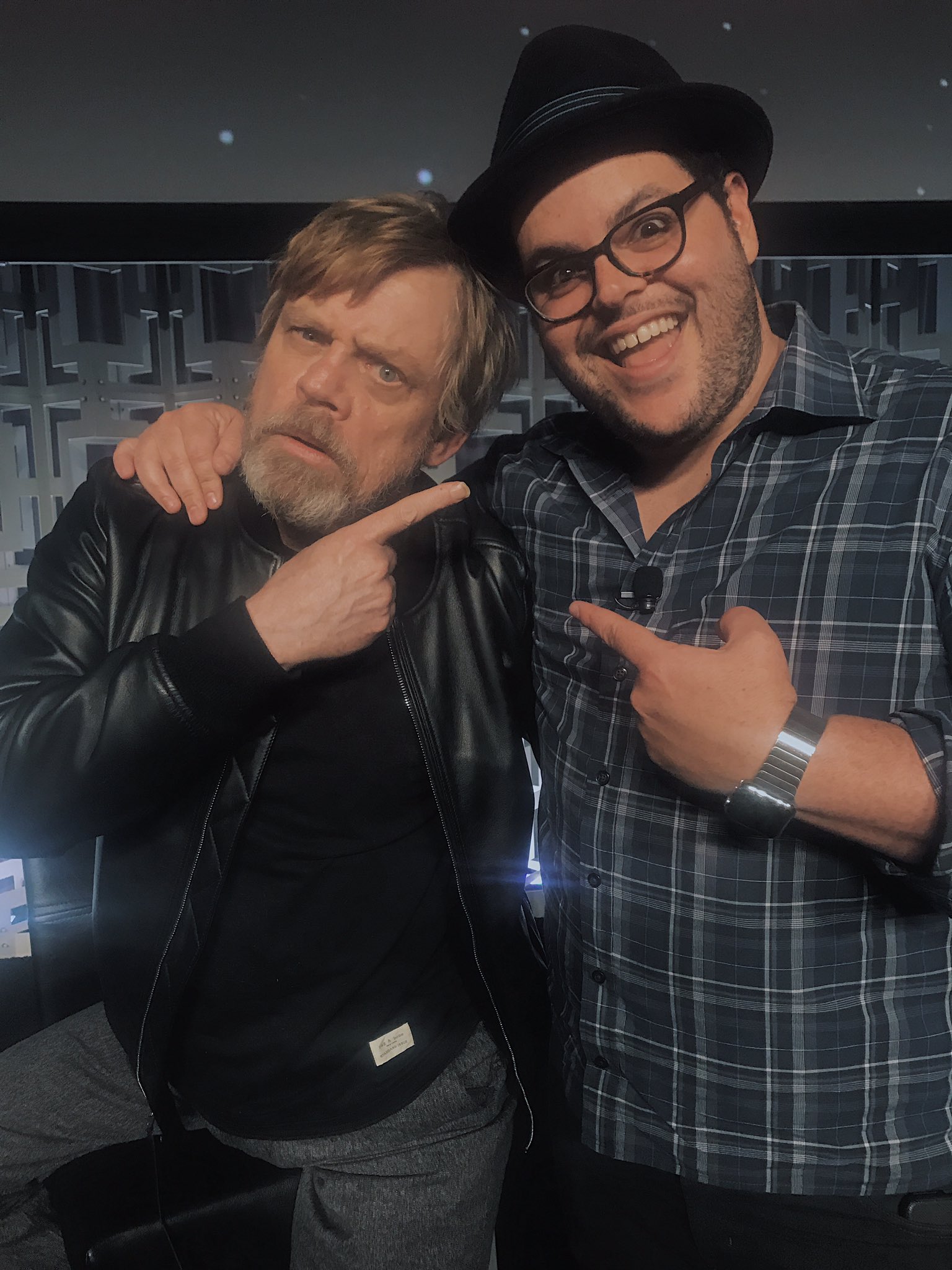 mark-hamill-on-twitter-in-negotiations-to-exchange-viii-spoilers-for