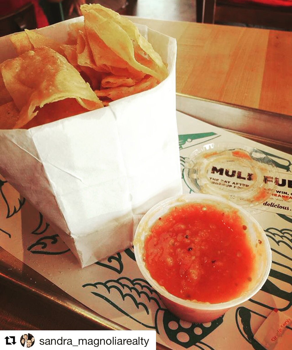 orderupsa's tweet photo. "Orderup chips and salsa, it's been too long 😋" #orderupsa https://t.co/pWwP5I6M7t