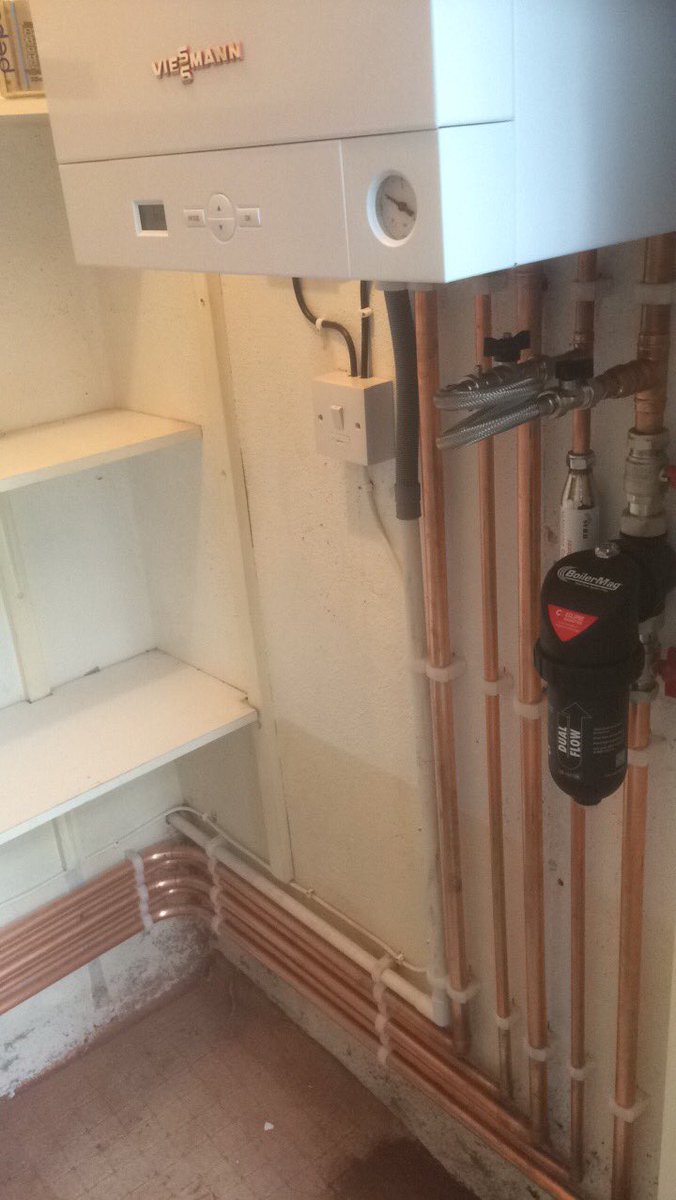dynamicgasLtd's tweet photo. Today's system to combi. An @ViessmannUK Vitodens, @BoilerMag filters and @neomitis wireless stat. 👍 https://t.co/IvjNz74ZnL